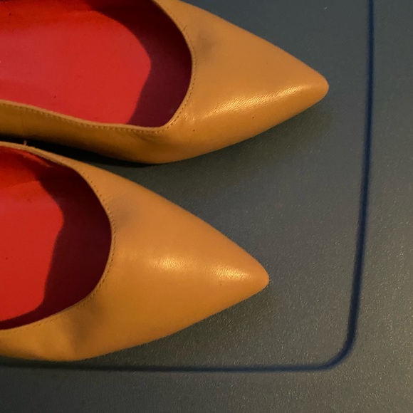 Nine West Pointy Toes flats size 8 only worn once. ***Pet/Smoke Free Home* - Picture 4 of 7